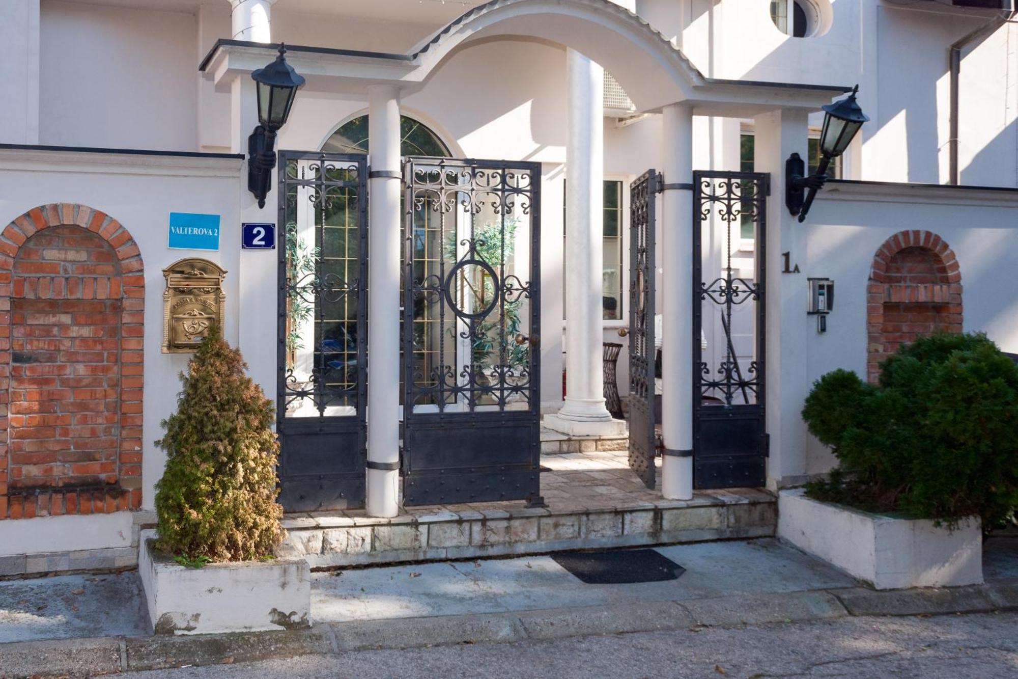 Red Clay Apartments City Club 贝尔格莱德 外观 照片